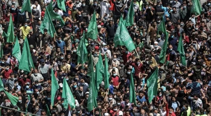 Gazze'de seçimlerin ertelenmesi kararı protesto edildi!