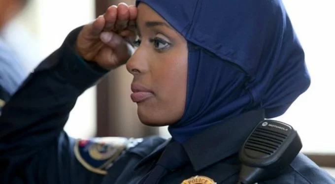 ABD'nin Newark şehrinde Müslüman kadın polisler başörtüsüyle görev yapabilecek!