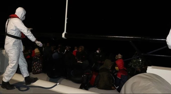 Türk kara sularına itilen 39 düzensiz göçmen kurtarıldı!