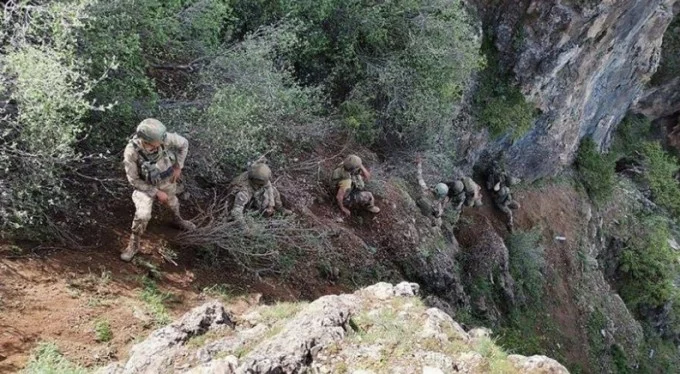 Pençe operasyonlarında 2 PKK'lı terörist daha etkisiz hale getirildi!