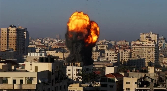 İsrail savaş uçakları Gazze'yi bombaladı: Şehit sayısı 137'e yükseldi!