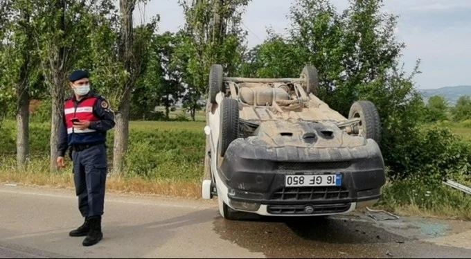 3'ü çocuk 4 yaralı! Bursa'da otomobil ile hafif ticari araç çarpıştı!