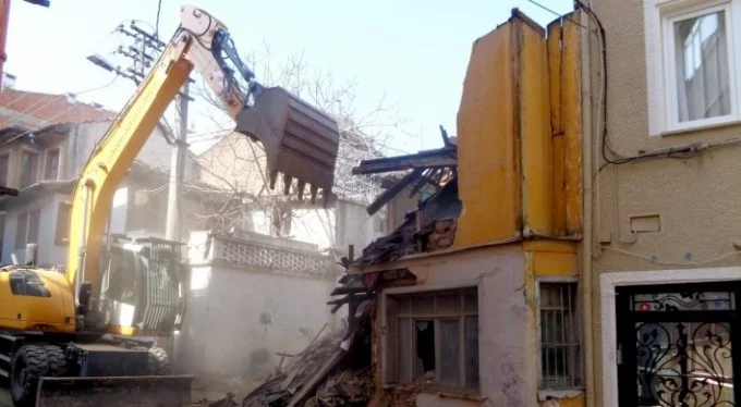 Osmangazi'de 1 ayda 41 metruk bina yerle bir edildi!