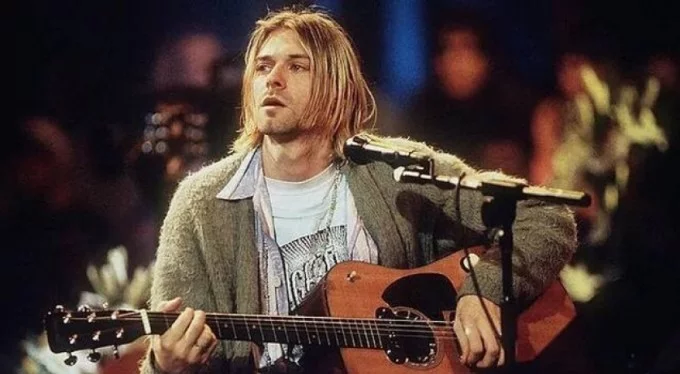 Cobain'in saç telleri 14 bin dolara satıldı!