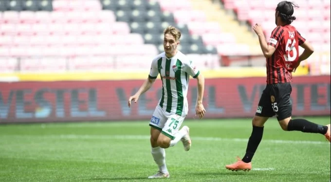 Bursaspor'un 18 yaşındaki futbolcusu Eren Güler durdurulamıyor!