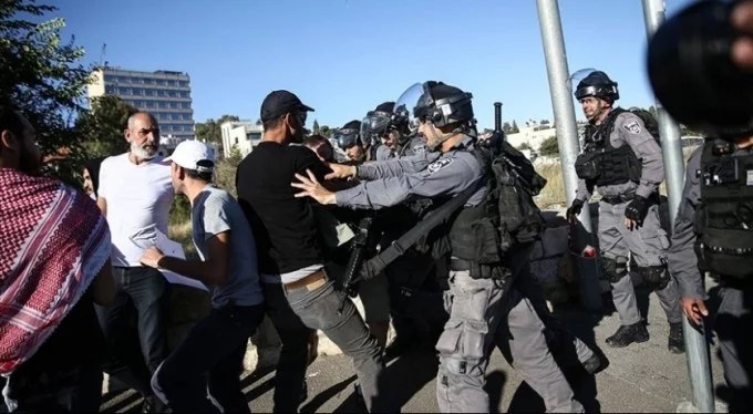 İsrail güçleri 41 Filistinliyi gözaltına aldı!