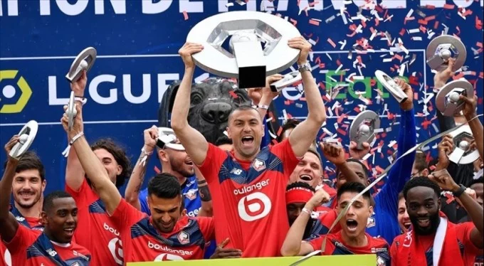 Fransa 1. Futbol Ligi'nde Lille şampiyonluk kupasını aldı!