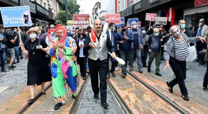 Bursa'da sanat sokağa taştı... Caddeler rengarenk