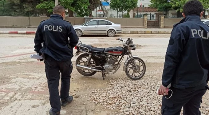 Bursa'da polisi şaşırtan olay!  Motosiklete öyle bir düzenek kurmuş ki...