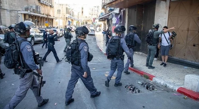 İsrail polisinden Kudüs'te Filistinlilere saldırı: 10 yaralı!