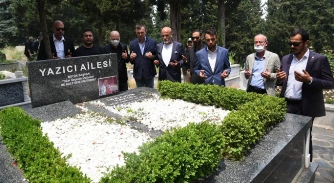 Bursaspor yeni yönetimden Yazıcı'nın kabrine ziyaret