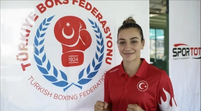 Milli boksör Buse Naz Çakıroğlu'ndan altın madalya!