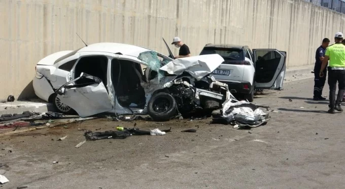 Hatay'da feci kaza: 4 ölü, 3 yaralı!