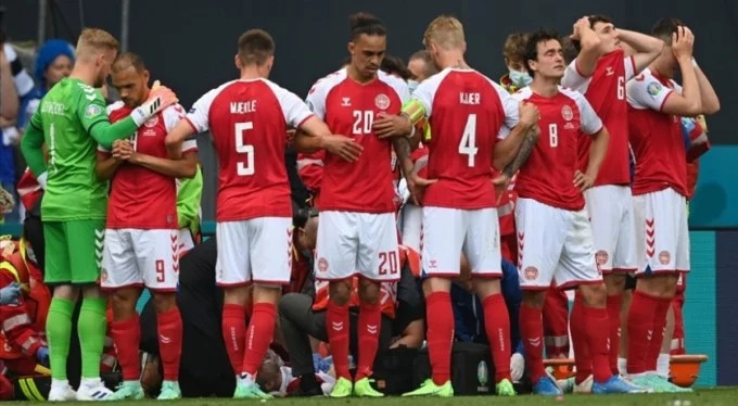 Danimarka-Finlandiya maçı Eriksen'in fenalaşması nedeniyle yarıda kaldı