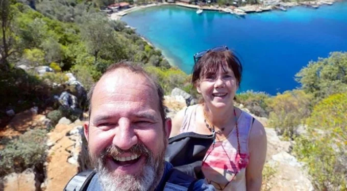 Karavanda yaşayan İngiliz çift, salgın sürecini, Türkiye'de geçiriyor