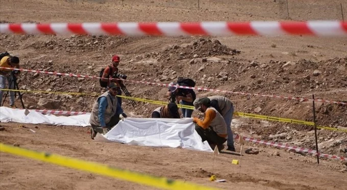 Musul'da DEAŞ'ın katlettiği 500 kişilik iki toplu mezar bulundu!