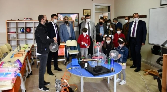 İznik'te Bilim Şenliği... Yüzlerce öğrenci katıldı