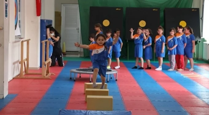 Bursa İnegöl'de yaz spor okulları başladı