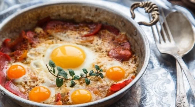 Kahvaltıda yumurta tüketiyorsanız onu içmeyin!