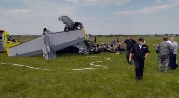Rusya'da uçak düştü: 9 ölü, 15 yaralı!