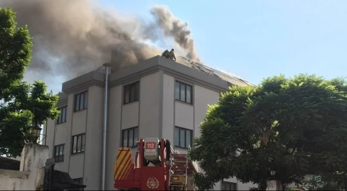 Mahalleli sokağa döküldü! Bursa'da öğrenci yurdunda korkutan yangın!