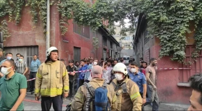 Bayrampaşa'da bir işyerinde patlama... 3 işçi yaralandı