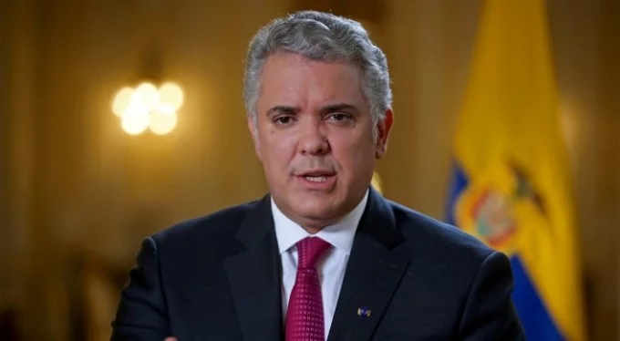 Kolombiya Devlet Başkanı'nın içinde bulunduğu helikoptere saldırı