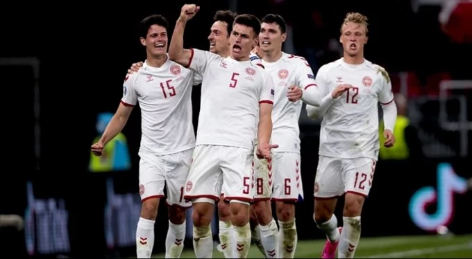 EURO 2020'de Danimarka çeyrek finale yükseldi!