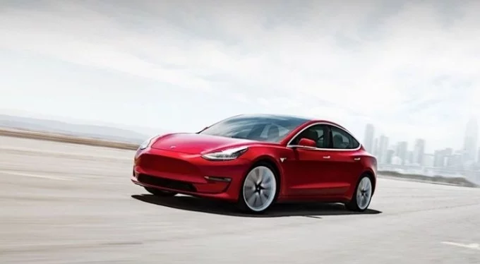 Tesla 285.000 aracını geri çağırıyor!