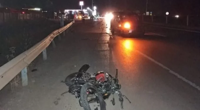 Bursa'da kaza! Kamyonet motosiklete çarptı: 3 yaralı