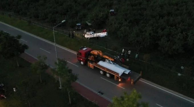 Bursa'da meyve bahçesine mecburi iniş yapan uçağın enkazı kaldırıldı