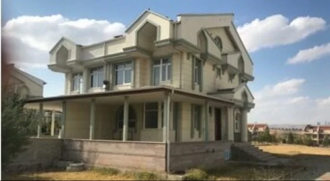 Ankara'da 225 m2 natamam villa satılık!