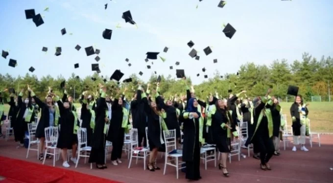 Bursa Uludağ Üniversitesi Ziraat Fakültesi'nde mezuniyet coşkusu!