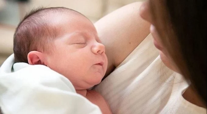 Araştırma: Kovid-19 mRNA aşıları anne sütüyle bebeğe taşınıyor mu?