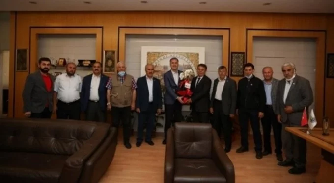 Muhtarlar Derneği'nden İnegöl Belediye Başkanı Taban'a ziyaret