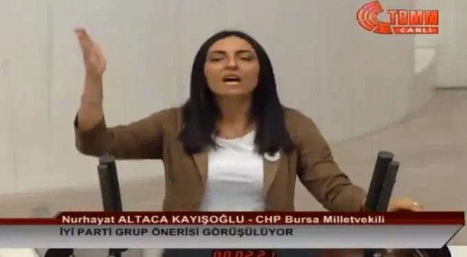 CHP Bursa vekili Altaca Kayışoğlu, kürsüde türkü söyledi! O anlar kamerada