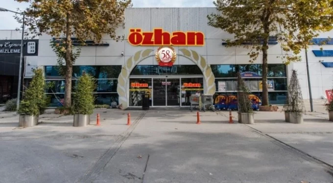 Kurbanlıklar Özhan Geçit Mağazası'nda satışa çıktı