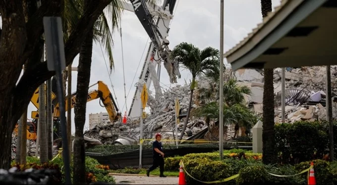 Miami'de çöken 13 katlı binada ölenlerin sayısı 86'ya yükseldi