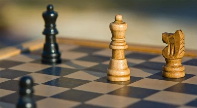 Azerbaycanlı satranç ustası Şehriyar Memmedyarov, Kasparov'u mağlup etti