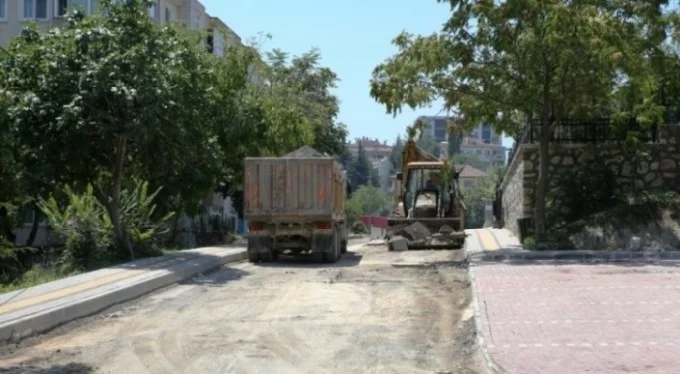 Bursa Nilüfer'de 6 ayda 15 kilometre yol asfaltladı!