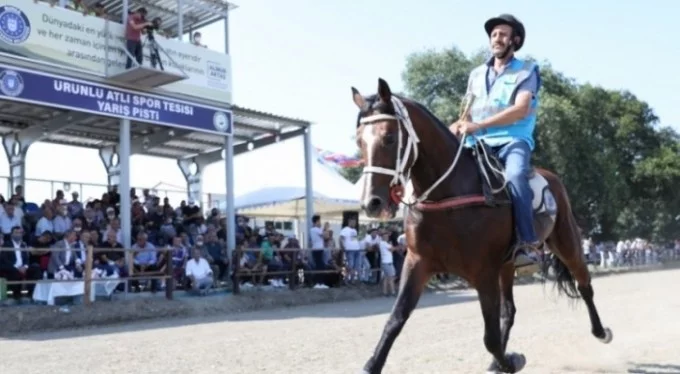 Bursa'da nefesler kesildi! 'Rahvan At Yarışları'nda ödüller sahiplerini buldu!