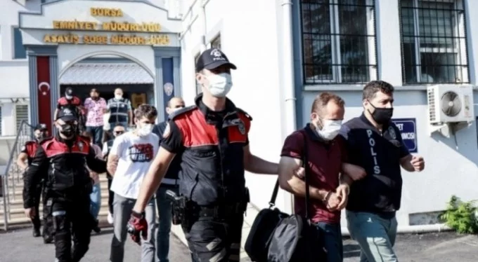 Bursa'da fuhuş operasyonu: 13 şüpheli yakalandı