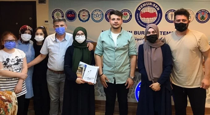 Bursa'da 'Necip Fazıl Kısakürek' yarışmasında ödüller sahiplerini buldu
