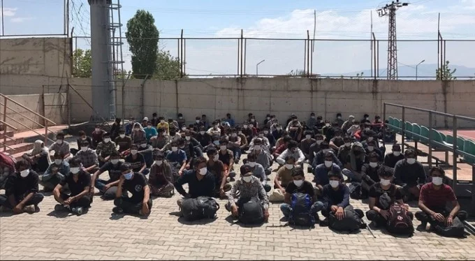 Van'da 113 göçmen yakalandı!