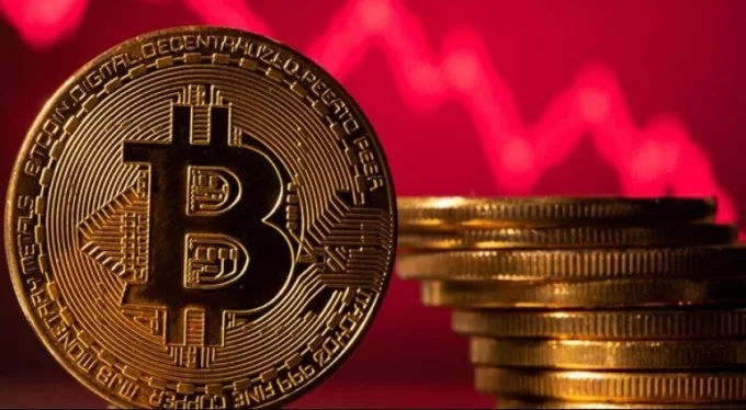 Bitcoin'de sert düşüş! Kripto para yatırımcıları şokta...