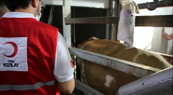 Türk Kızılay, Kuzey Makedonya'da ihtiyaç sahiplerine kurban eti ulaştırıyor