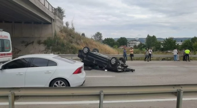 Bursa-Ankara yolunda korkunç kaza! Otomobil takla attı, kamyonet savruldu