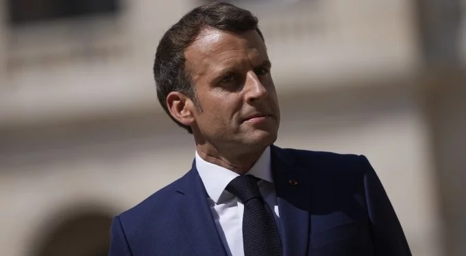 Fransa Cumhurbaşkanı Macron, numarasını değiştirdi
