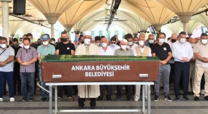 Ankara'da ölü bulunan tıp öğrencisi gözyaşları arasında toprağa verildi