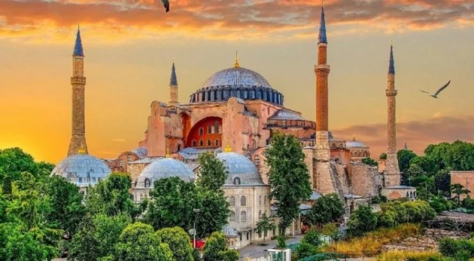 UNESCO, Ayasofya ve Kariye raporu için Türkiye'ye süre verdi